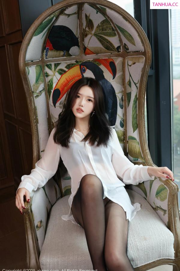   [XiuRen]高清写真图 2025.03.07 No.9983 小薯条nienie 美腿黑丝第21张图片